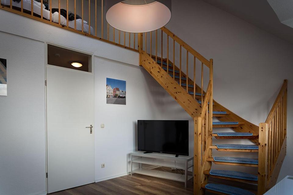 H& Apartments im Herzen der Stadt super zentral ruhig mit Kochnischen Balkon oder Empore Greifswald Exterior foto