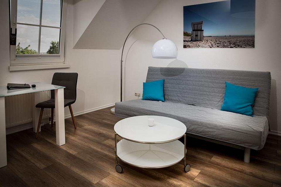 H& Apartments im Herzen der Stadt super zentral ruhig mit Kochnischen Balkon oder Empore Greifswald Exterior foto